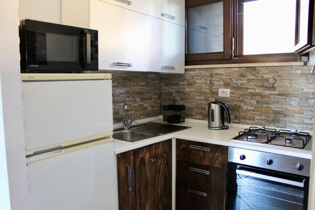 The Garden House Fco, Self Check In And Free Private Parking Apartamento Fiumicino Exterior foto